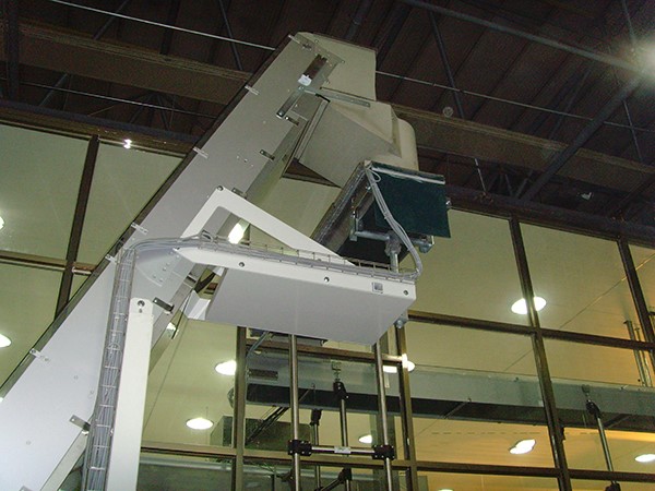 輸蓋機(jī).jpg 輸蓋機(jī).jpg